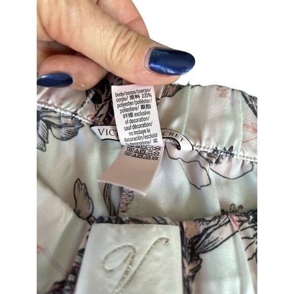 Victoria’s Secret Print Satin Sleep PJ Shorts in Size Medium - Picture 9 of 9